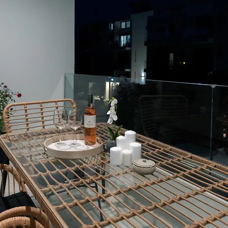 Sunlit Luxury Apartment, Rhodes 아파트 Rhodes City
