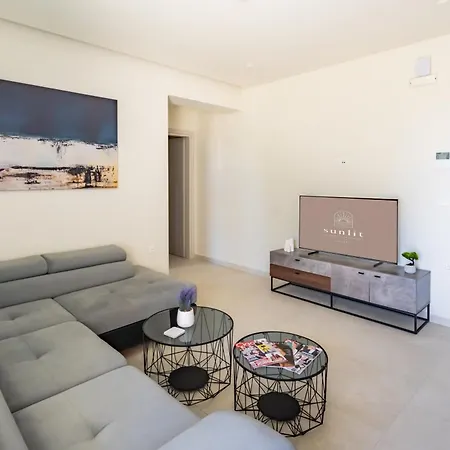 Sunlit Luxury Apartment, Rhodes